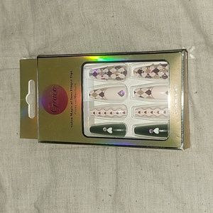 Fashion Press on Nails